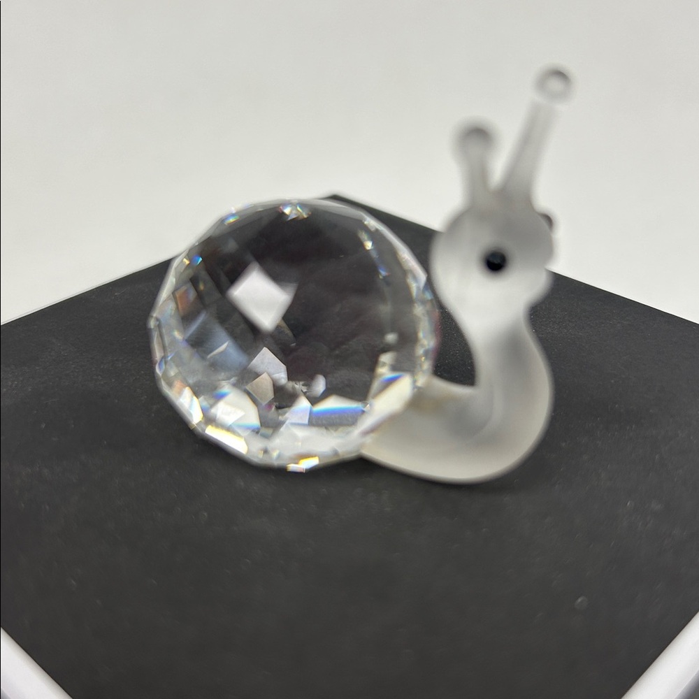 SWAROVSKI  retired miniature small snail “ In The Meadow “ collection